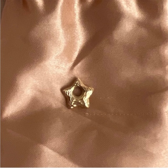 SOLID 14KT GOLD Textured Star Charm - Picture 4 of 14